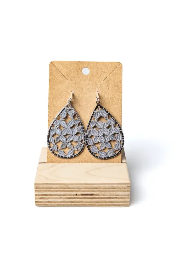 011 Pendientes gota grises