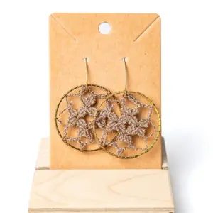 Pendientes circulares marrones