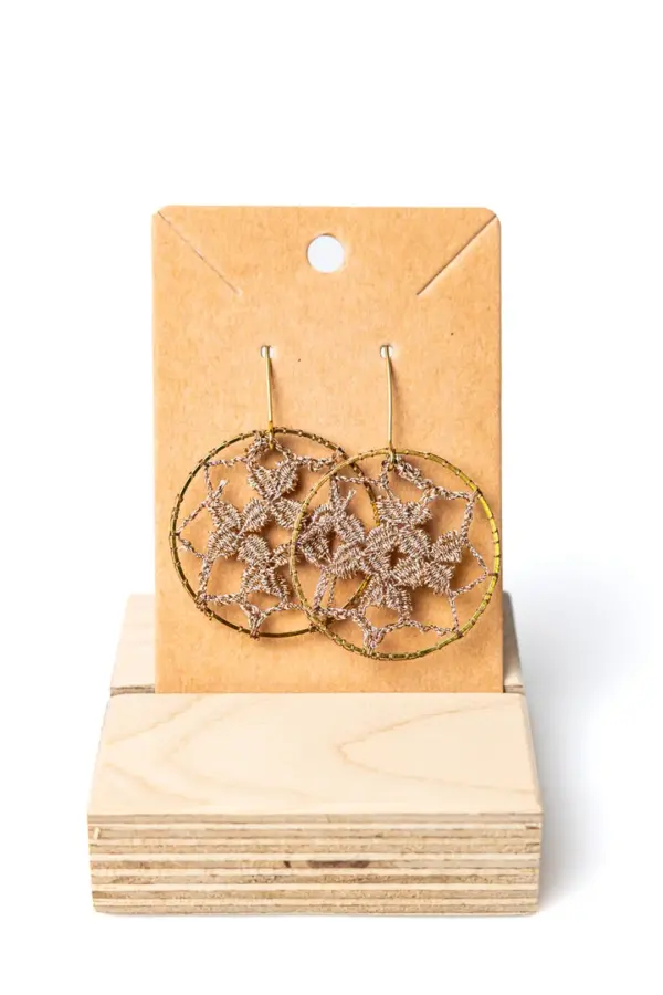Pendientes circulares marrones