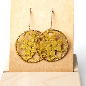 045 Pendientes hortensia amarillos