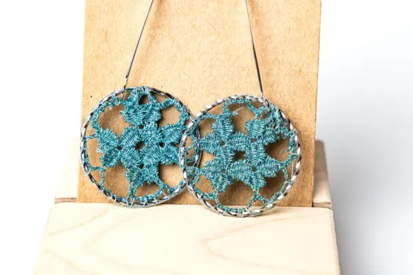 Pendientes circular flores azules