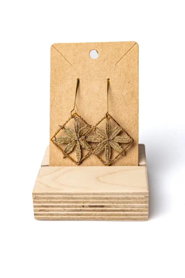 062 Pendientes romboflor marrones