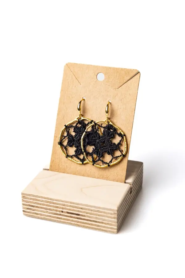 Pendientes circulares negros