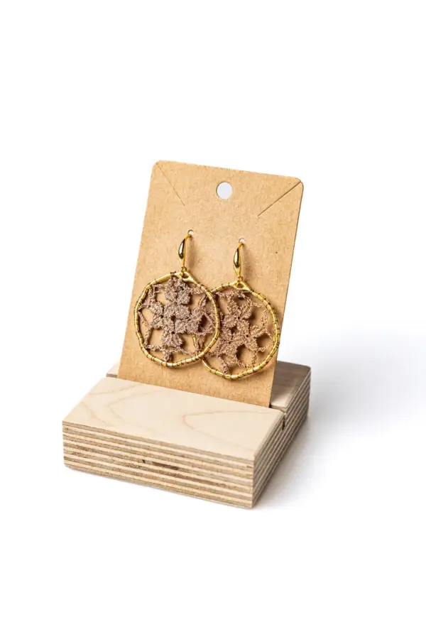 Pendientes circulares marrones