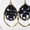 Pendientes hortensia negros