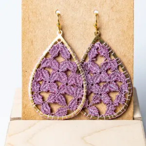 Pendientes gota violetas