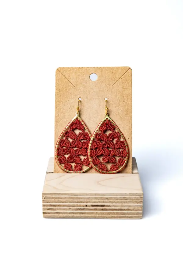 111 Pendientes gota granates