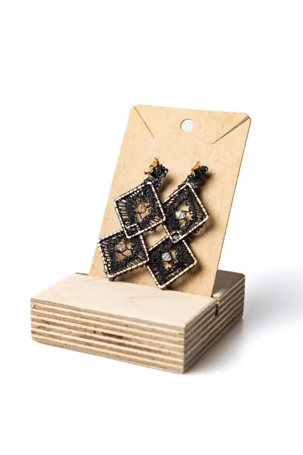128 Pendientes color negro