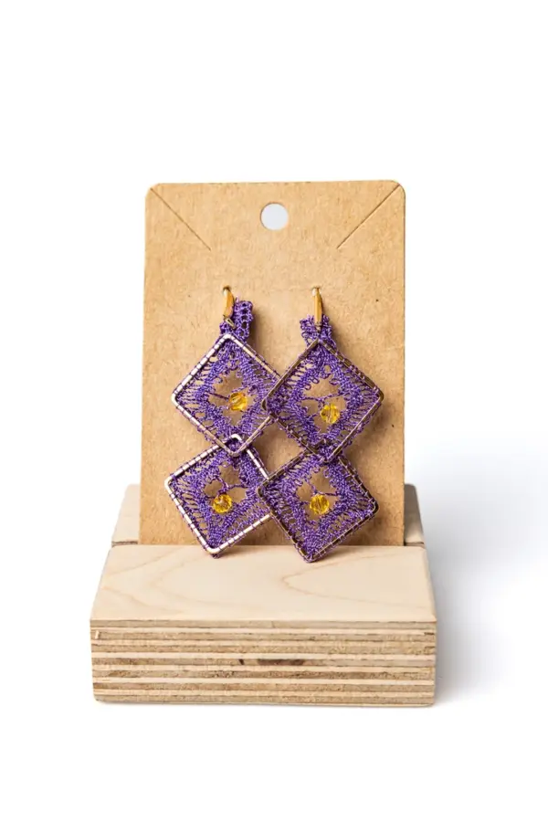 132 Pendientes color violeta