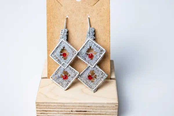 Pendientes color gris