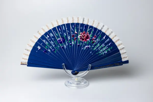 Abanico azul marino