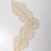 Cuello de encaje tostado