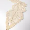 Cuello de encaje tostado