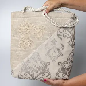 Bolso de tela y encaje