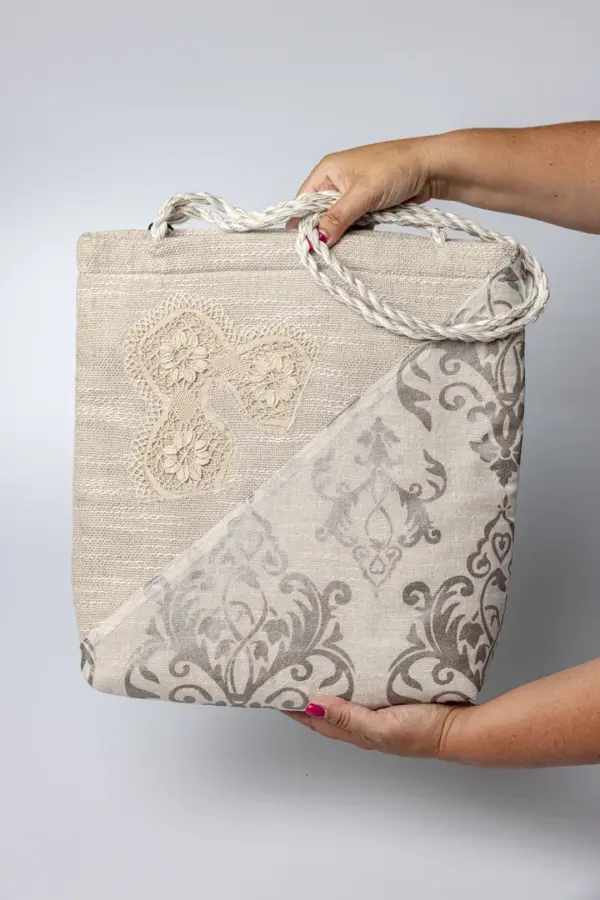 Bolso de tela y encaje