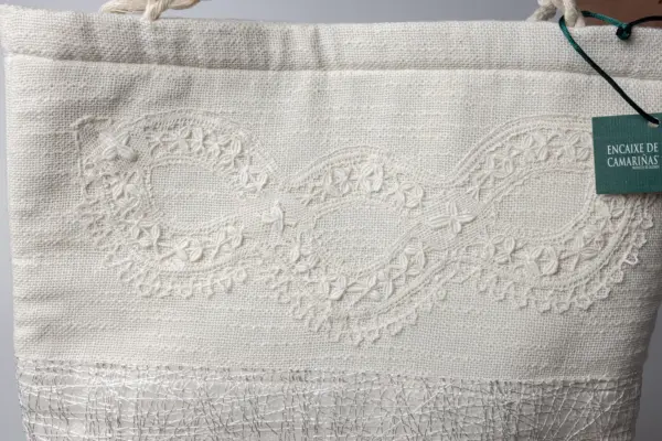 411 Bolso blanco con cenefa