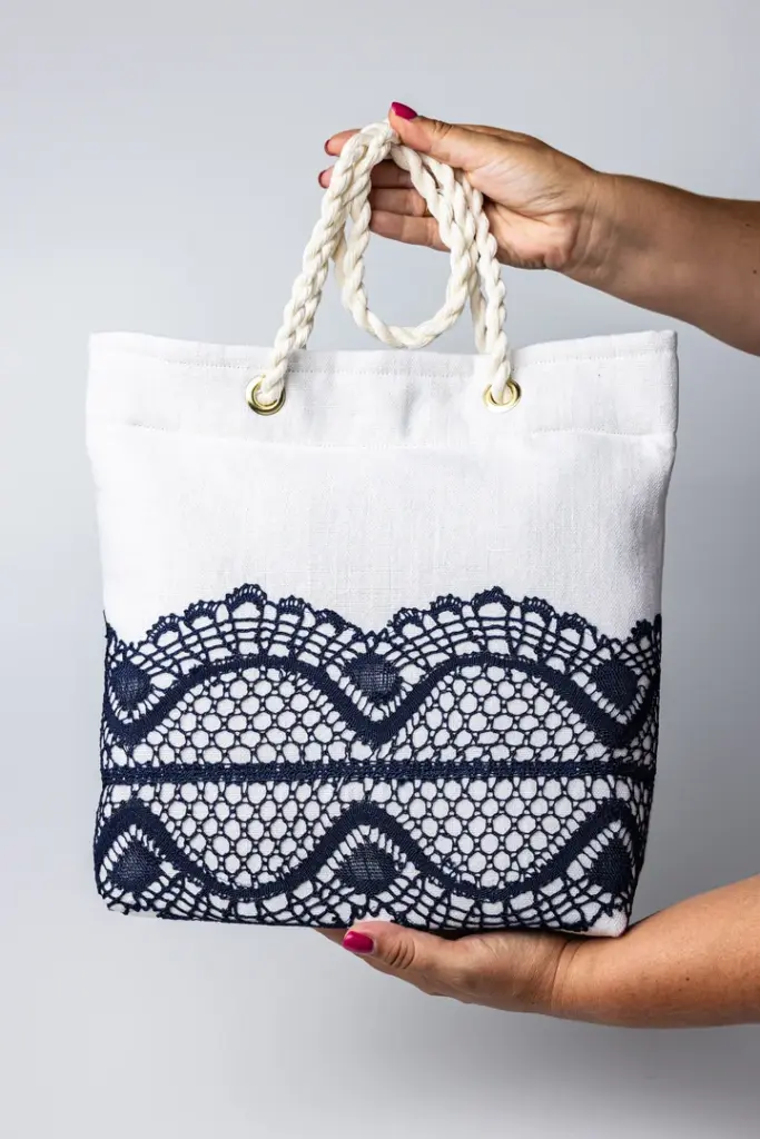 Bolso artesanal de encaje de bolillos “Mar”