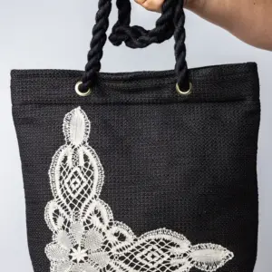 Bolso artesanal de encaje de bolillos “Recuncho”