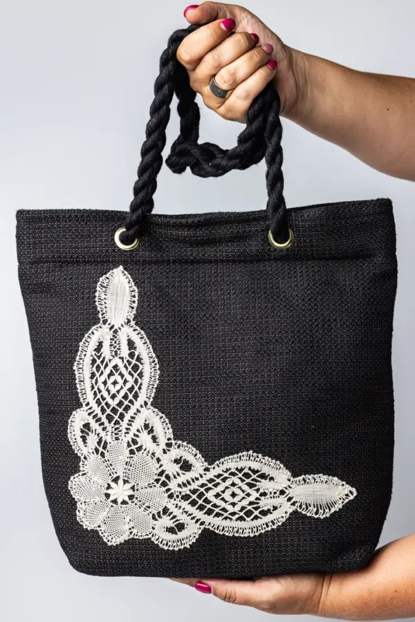 Bolso artesanal de encaje de bolillos “Recuncho”