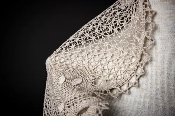 450 Mantón “Encaixe de Flores”