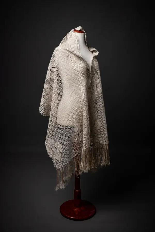 451 Mantón “Encaixe de Flores”