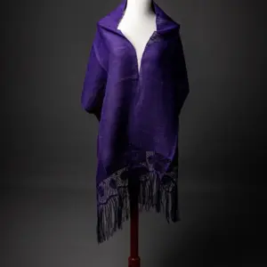 Chal Morado con encaje de Camariñas