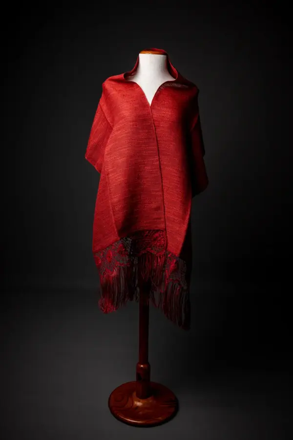 Chal rojo largo