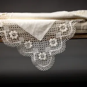 Mantel Encaje Floral de Bolillos.
